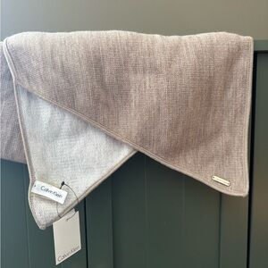 Calvin Klein Acrylic Oblong Scarf/Wrap 92x15.5 inches; Warm Tan Soft White NWT